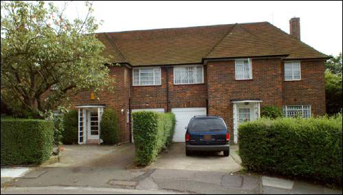 08-9 Carlyle Close